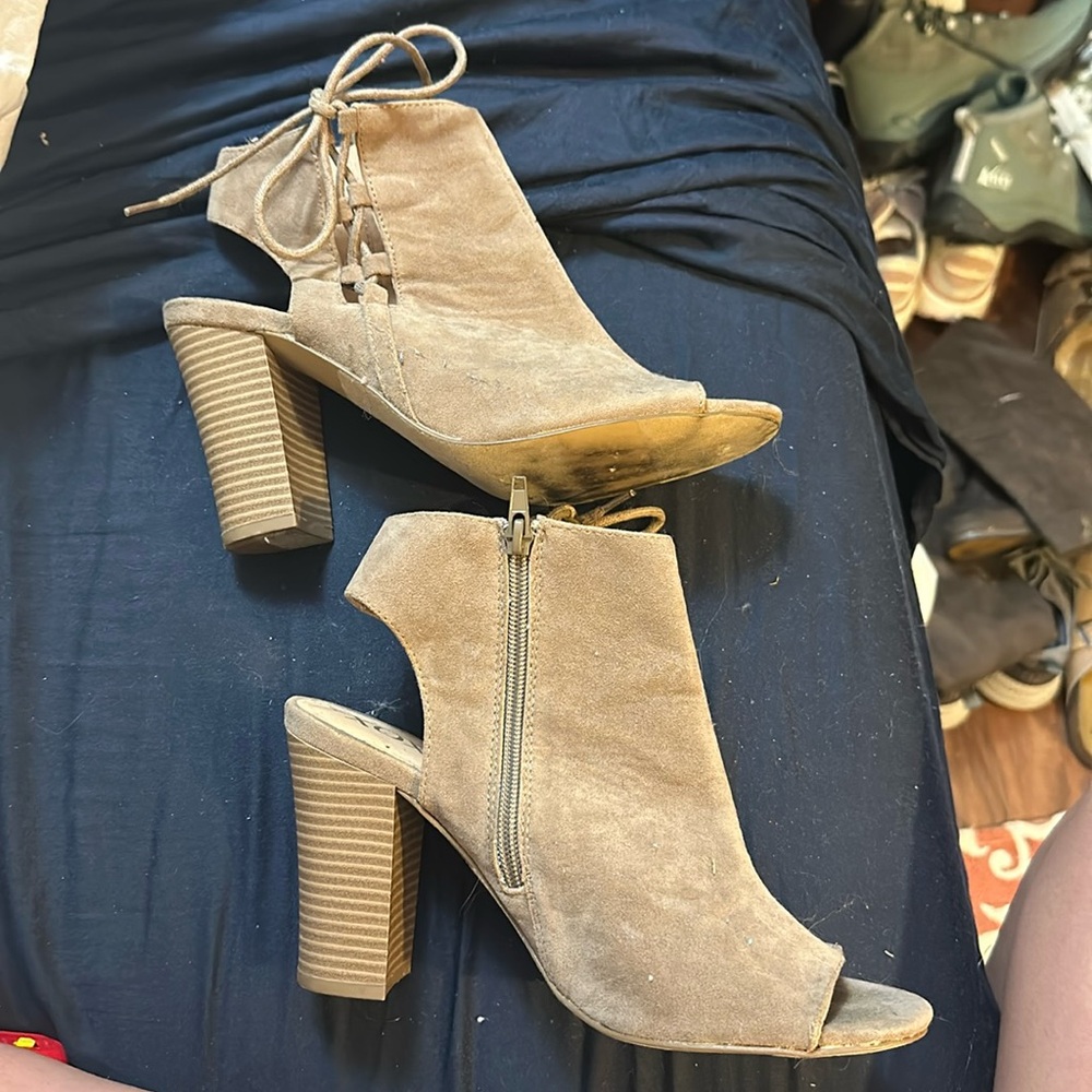 open toe heeled shoes